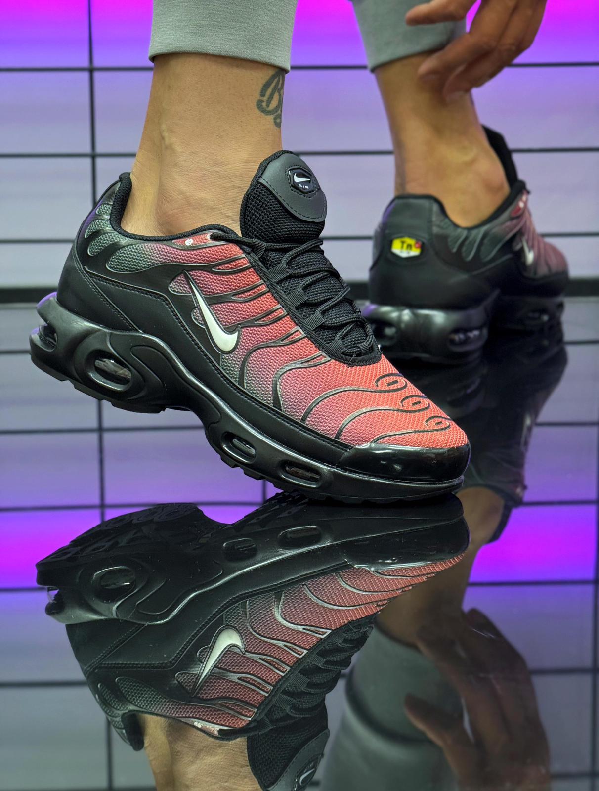 Мъжки MAX TN ЧЕРНО ЧЕРВЕНО код 34