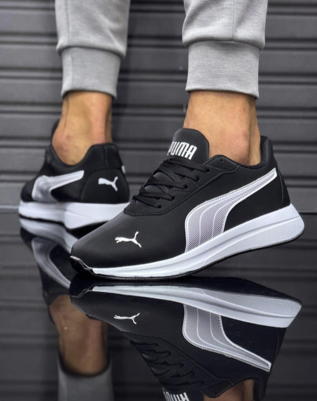 Мъжки PUMA SUMMER NEW SEASON ЦВЯТ ЧЕРНО С БЯЛО код 36