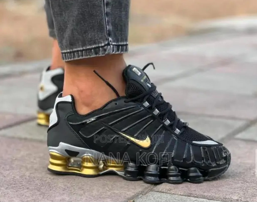 Nike Shox Black and Gold КОД 2030
