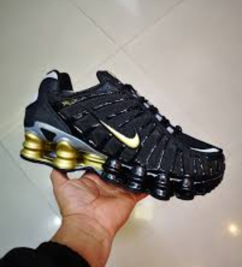 Nike Shox Black and Gold КОД 2030