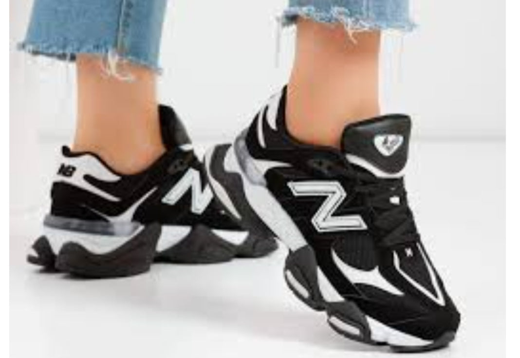 Дамски Маратонки NewBalance 9060 Цвят-Черно и Бяло КОД 212120